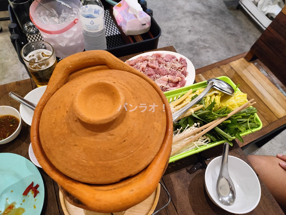 Thai hot pot pork with vegetable set(Large) : 550THB